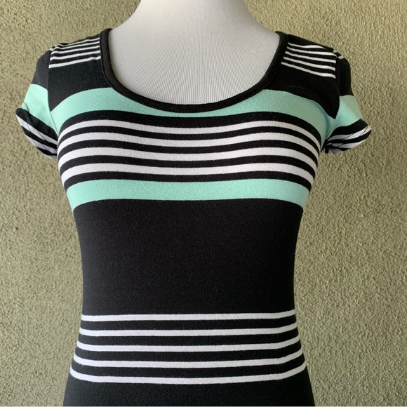 🔥5/$20🔥 “Derek Heart” Striped Jersey Mini-Dress size M - Picture 7 of 9